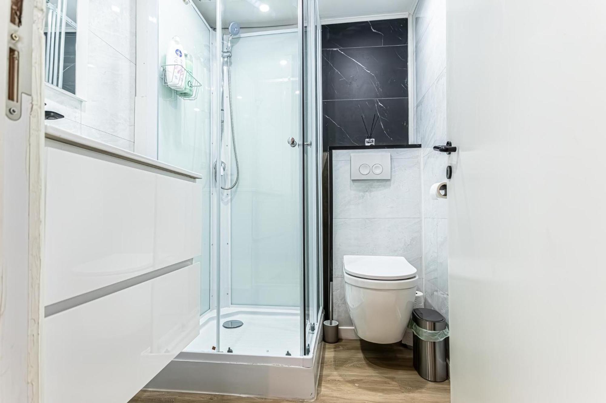 Spacious Shared 5Br Apt In The Heart Of Gent Екстериор снимка